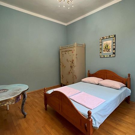 Guest House One Two Three تبليسي المظهر الخارجي الصورة