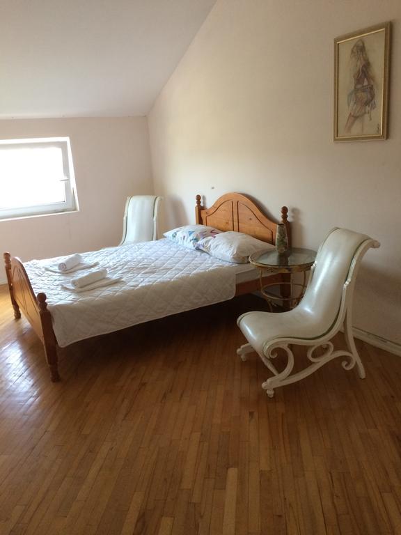 Guest House One Two Three تبليسي الغرفة الصورة
